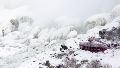 Las Cataratas del Niágara en el sector estadounidense lucen congeladas.