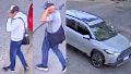 Los dos buscados por el asalto y el auto que usaron.