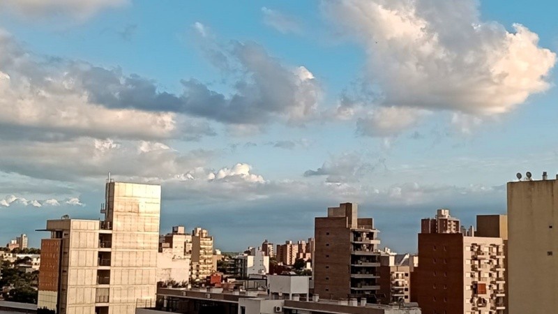 Un miércoles cálido y húmedo en Rosario.