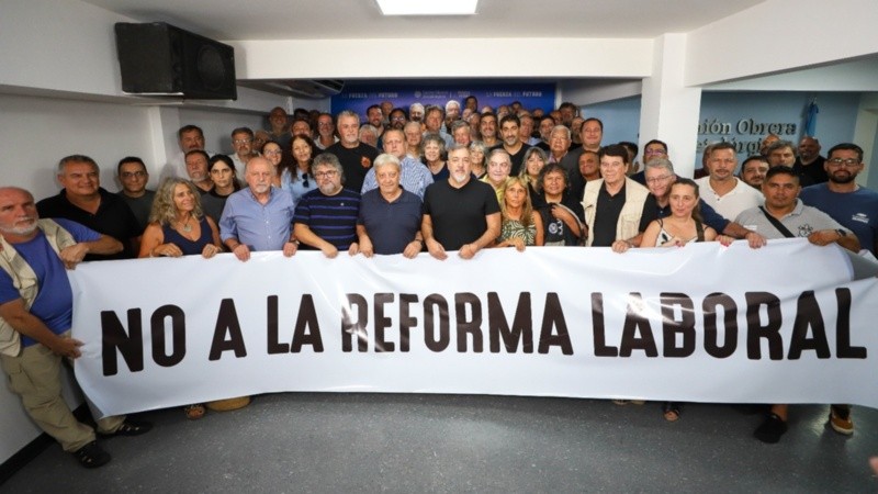 Los gremios en la sede de la UOM de Buenos Aires.