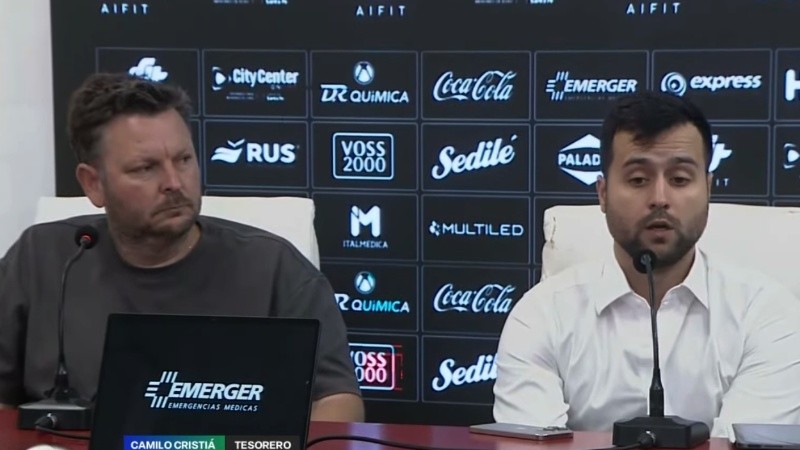 Este jueves al mediodía en el estadio de Newell's, los dirigentes Juan Manuel Medina (vicepresidente) y Camilo Cristiá (tesorero).