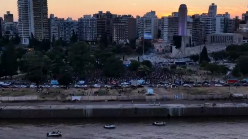 Una vista aérea de la zona del Monumento Nacional a la Bandera durante el pop up de Digweed.