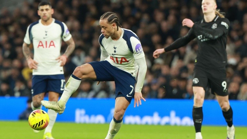 El Tottenham remontó un 0-2 para quedarse con un punto ante Manchester City.