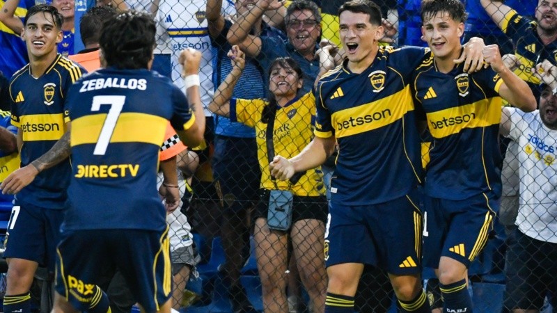 Lautaro Blanco celebra el golazo que le hizo a Newell's este domingo.