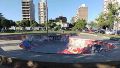 El skatepark de la plaza Libertad es una olla de unos 10 metros de ancho por unos 2 de largo y una profundidad de un metro y medio.