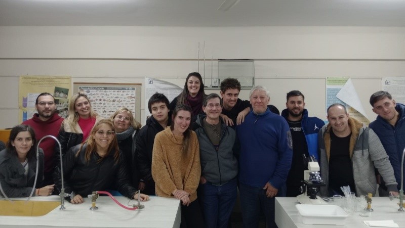 La primera cohorte de estudiantes ya está cursando el segundo año, y se prepara para graduarse a finales de 2026.&nbsp;