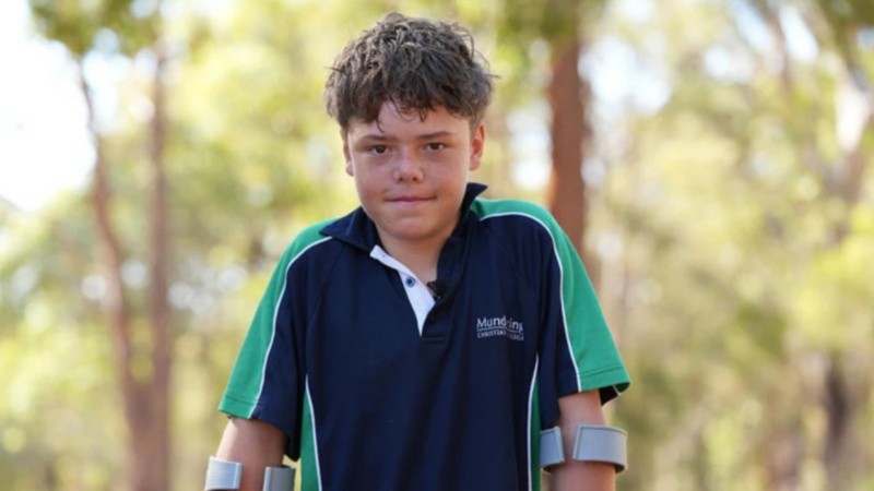 Austin Applebee, el niño australiano de 13 años que nadó cuatro horas en el mar para buscar ayuda.