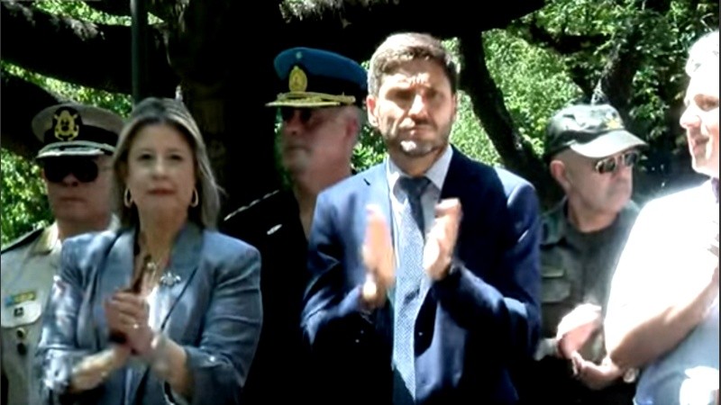 Monteoliva y Pullaro en el acto desarrollado en el Parque Independencia.