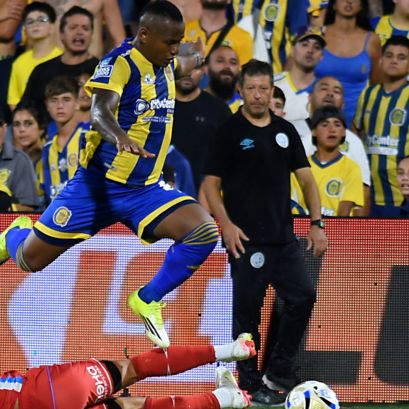 Campaz fue titular ante Belgrano y Racing, pero se lesionó.