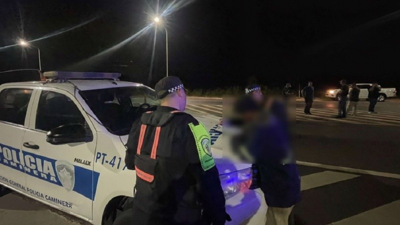 El procedimiento en el que la Policía Caminera de Chaco detuvo al colombiano que ingresó de manera irregular al país.