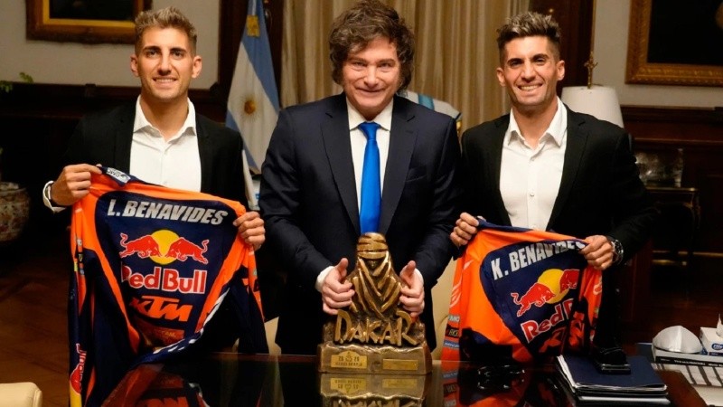 Luciano y Kevin Benavides fueron recibidod por Javier Milei en Casa Rosada.