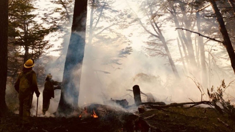 Bomberos Voluntarios y Zapadores de Santa Fe en Chubut.