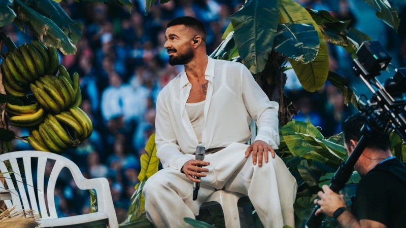 &nbsp;Ricky Martin cantó un retazo de “Lo que le pasó a Hawaii”, con fuerte contenido político. (Foto: EFE)