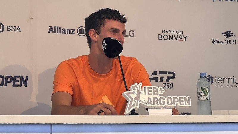 Juanma Cerúndolo se quedó con el triunfo ante Daniel Altmaeir por 6-2 y 6-2 (@argentinaopen)