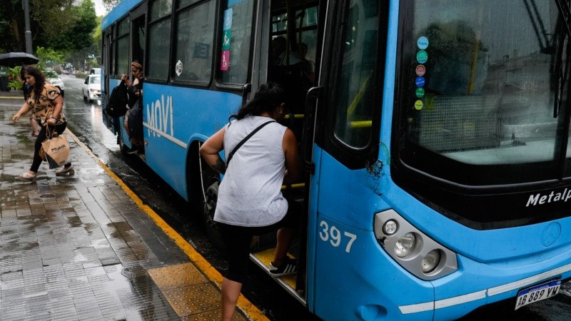 Nación dictó la conciliación obligatoria y se levantó el paro de colectivos anunciado para este miércoles.