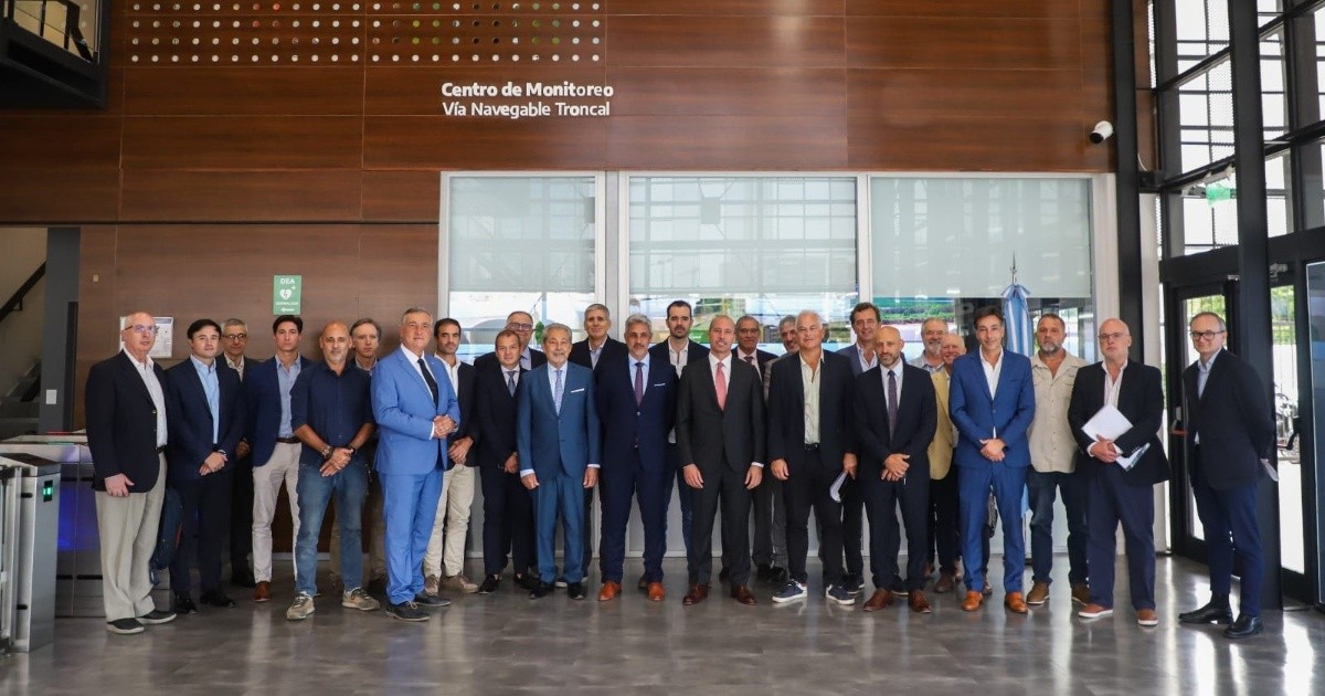 Reunión entre funcionarios, empresas y provincias por la licitación de la Hidrovía