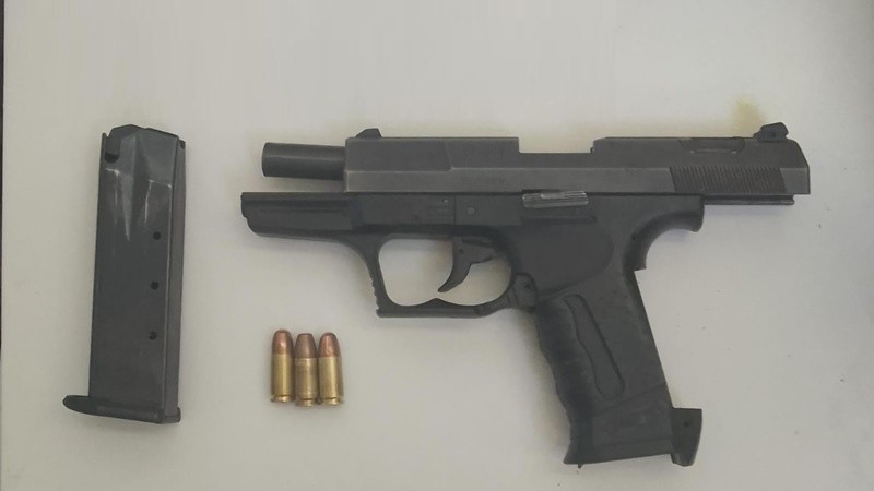 El arma secuestrada por la policía.&nbsp;