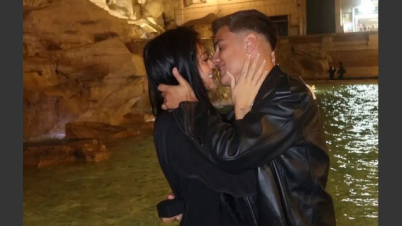 El futbolista dejó de comerse las uñas para casarse con Sabatini