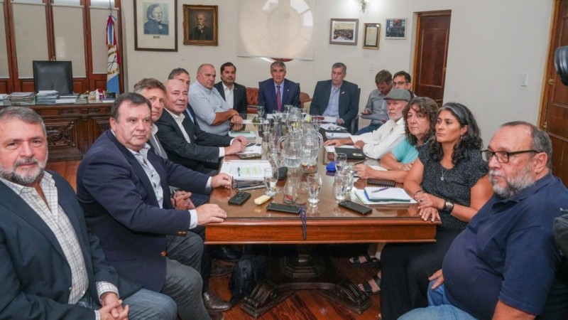 Representantes del Gobierno se reunieron con los referentes de ATE y UPCN.