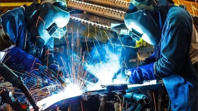 Expertos advierten que la ley vigente al momento del despido determina el régimen indemnizatorio.