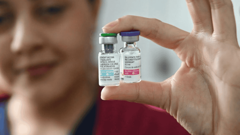 La campaña de vacunación contra el dengue continúa activa.
