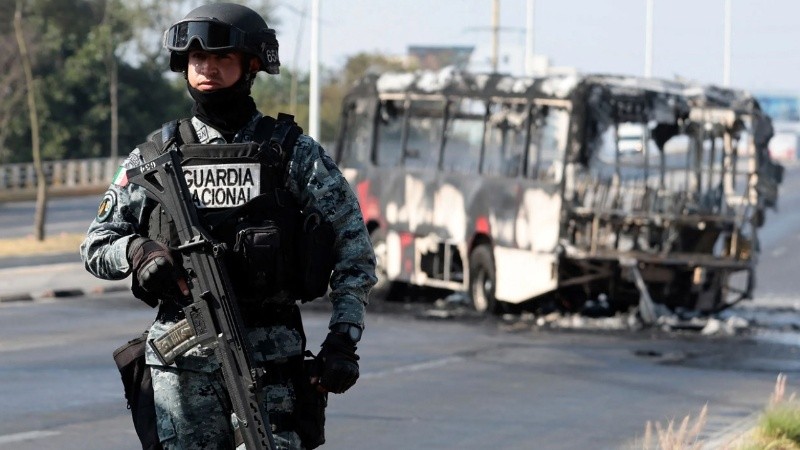 Más de 60 muertos y decenas de detenidos en medio de la ola de violencia desatada en México tras el asesinato de 