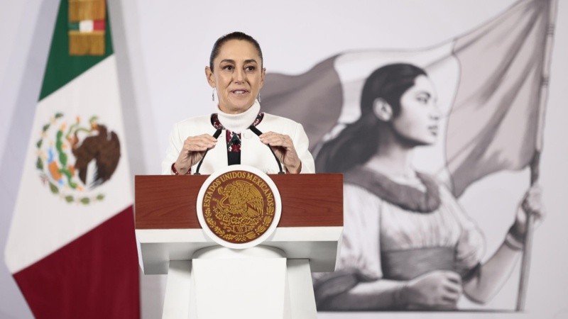 La presidenta de México, Claudia Sheinbaum, habla durante una rueda de prensa este martes, en Palacio Nacional de Ciudad de México.