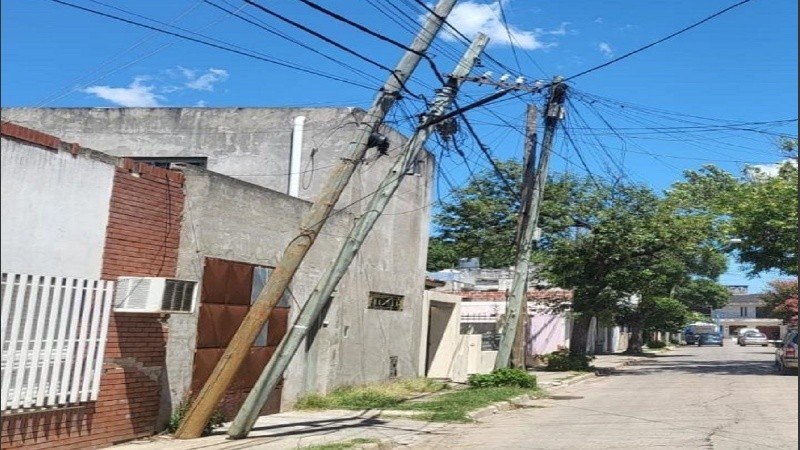 La primera causa de reclamo ciudadano se relaciona con postes y columnas en los barrios.