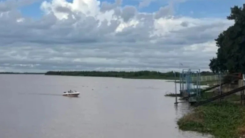 Desapareció un empresario de Reconquista tras hallarse su lancha a la deriva.