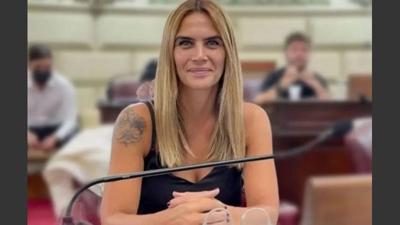 La diputada disparó contra la actriz.