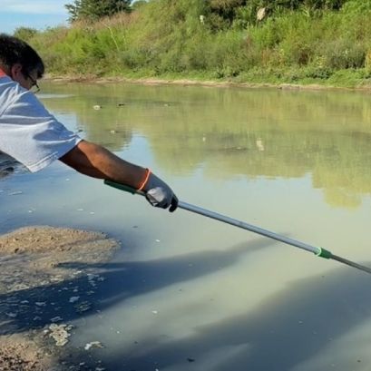 Se tomaron muestras de las aguas contaminadas en el Ludueña