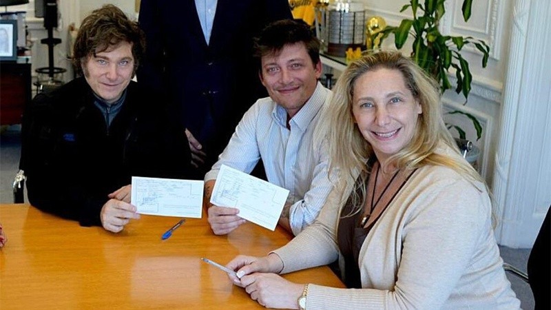 El proyecto tendría mucha influencia de Santiago Caputo (NA).