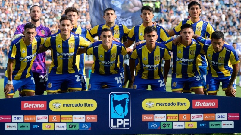 Los once titulares de Central en el duelo ante Gimnasia en La Plata.