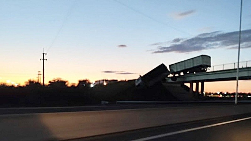 Una imagen del camión accidentado.