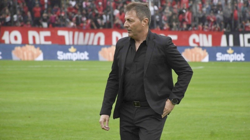 Será su segundo ciclo al frente del plantel rojinegro, luego de su paso por el club entre 2019 y 2021.