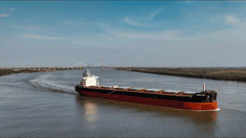 La hidrovia es la principal salida exportadora de la producción agroindustrial.