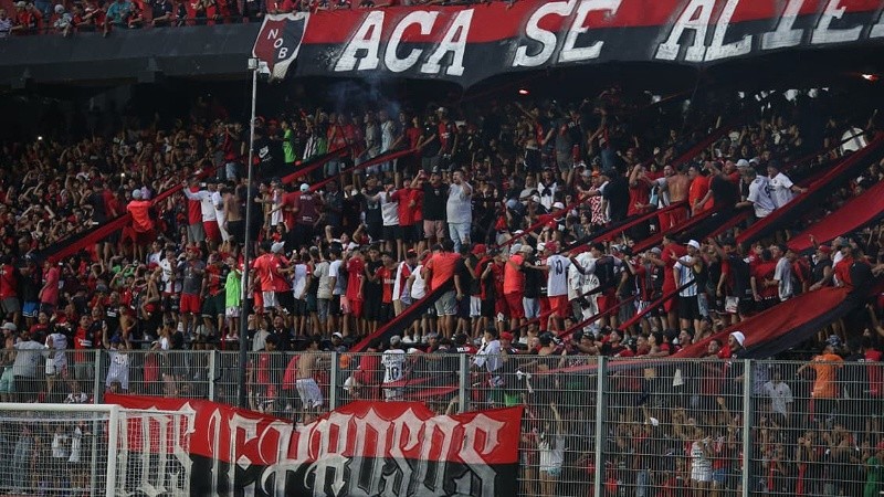 La hinchada rojinegra presente en el Coloso, una vez más (Alan Monzón/Rosario3).