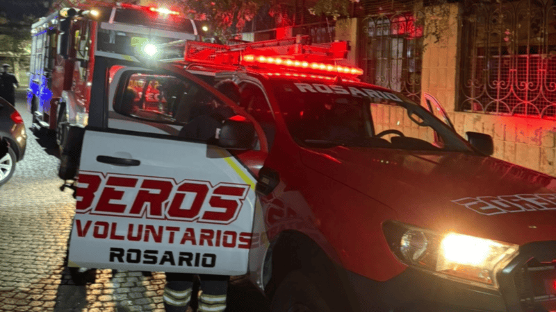 Los bomberos pudieron controlar el fuego sin que hubiera heridos.