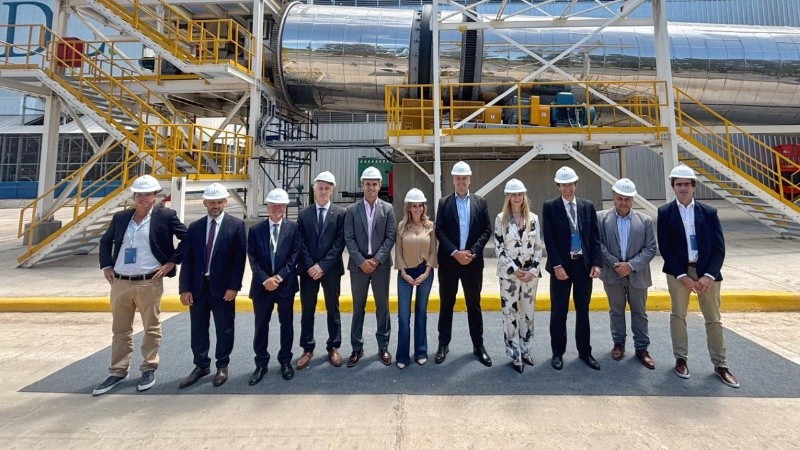 La comitiva en la inauguración de la planta de Dreyfus en Timbúes