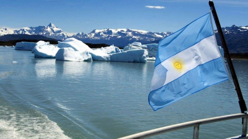 La Ley de Glaciares restringe todas aquellas actividades que puedan afectar la condición natural de los glaciares,