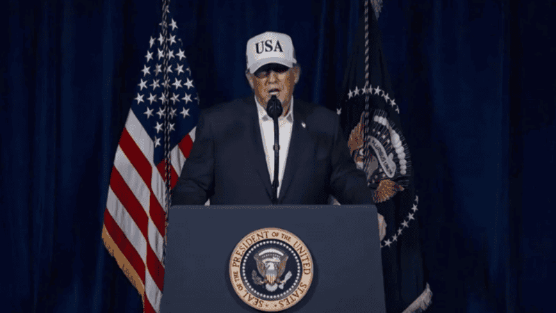 Trump durante su discurso confirmando el ataque.