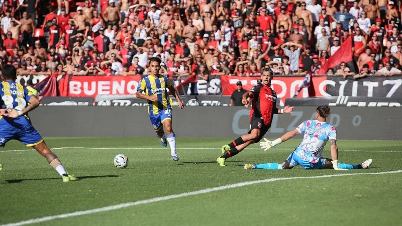 Núñez, el más peligroso en el arranque (Alan Monzón/Rosario3).