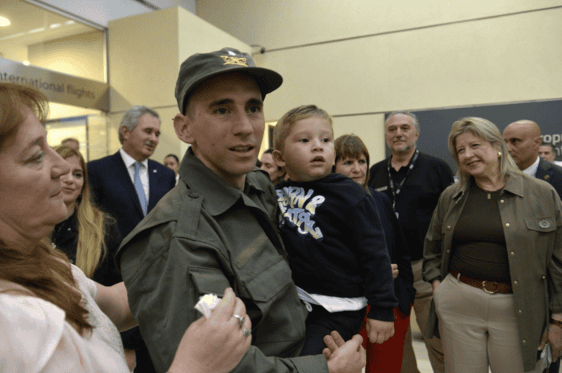 &nbsp;Gallo con su hijo Víctor. Foto Infobae 