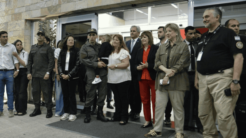 El gendarme argentino Nahuel Gallo aterrizó en Ezeiza tras 448 días de permanecer cautivo como rehén del régimen de Nicolás Maduro, en Venezuela.