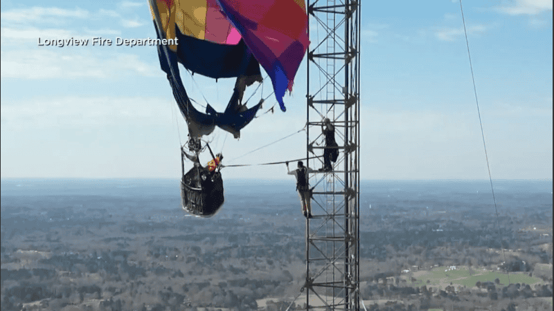 La envoltura del globo fue perforada por los bordes afilados de la torre.