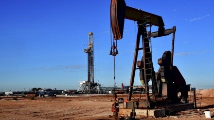 La guerra disparó el alza del precio del petróleo.