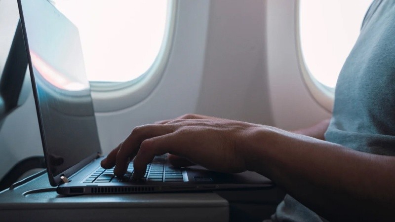 Detuvieron a un joven sospechado de haber estafado a Aerolíneas Argentinas por casi medio millón de dólares con el programa de millas .