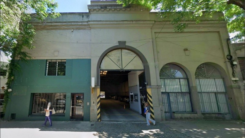 La vieja construcción devenida estacionamiento, escenario de un accidente laboral fatal.