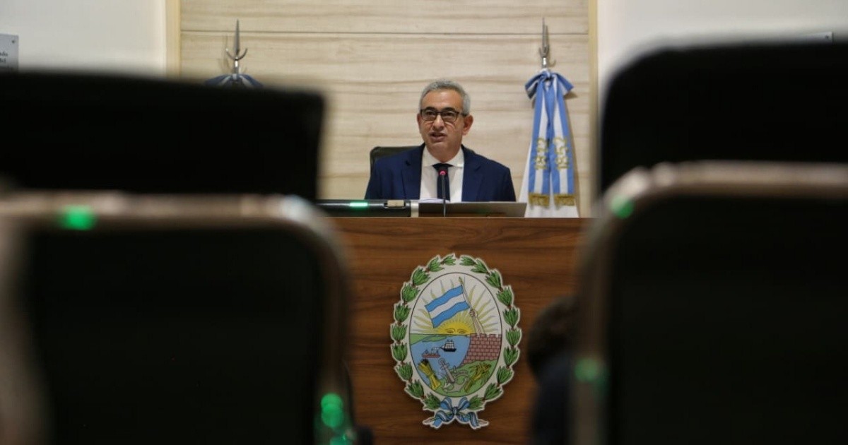 Pablo Javkin durante la presentación del programa Mil + 65 en Rosario