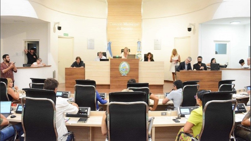 La propuesta del javkinismo es que en el caso de Rosario se elijan fórmula de intendente y vice y 27 concejales en lugar de los 28 actuales.